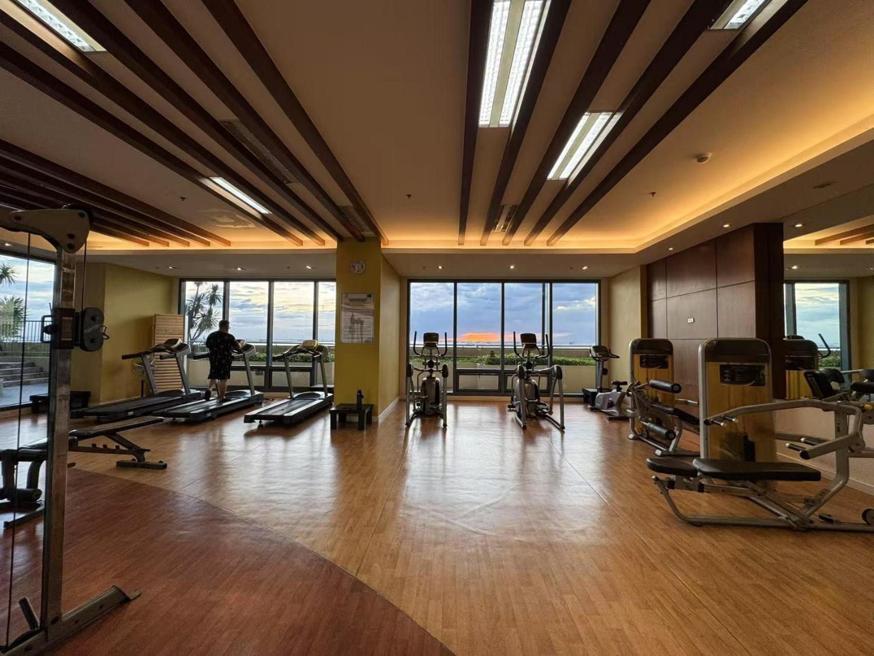 Sunset House Roxas Bay Apartment Manila Exterior photo